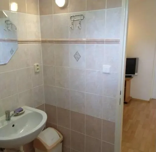 Hannah - Relax Dom Pod Orechom - 4i * Trávnica